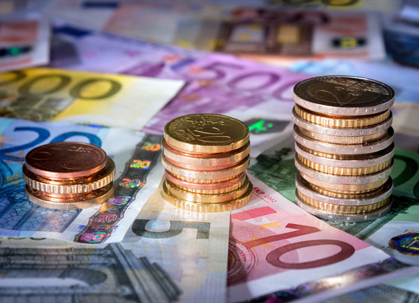 應(yīng)對(duì)經(jīng)濟(jì)不振:看2014各國(guó)央行如何變招