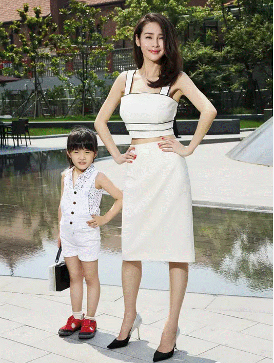 明星媽媽育兒經：專訪vipabc“為你發聲”在線支教平臺推廣大使于明加