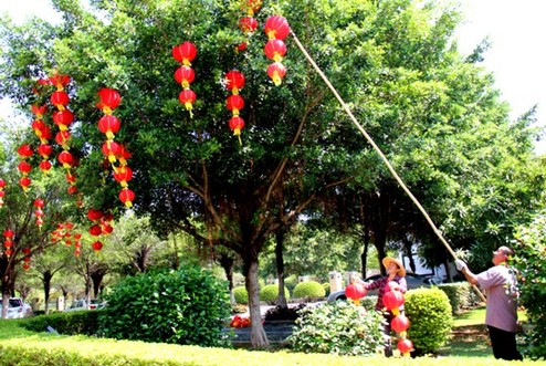 客都梅州張燈結(jié)彩迎“雙節(jié)”喜氣洋洋迎客來