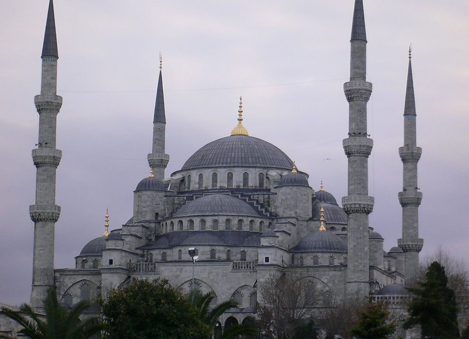 環(huán)游世界：拼假3天變7天 五一去異國踏青(圖)