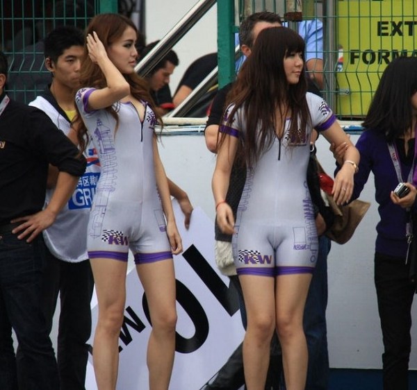 一流風景線 性感惹火的賽車女郎【組圖】