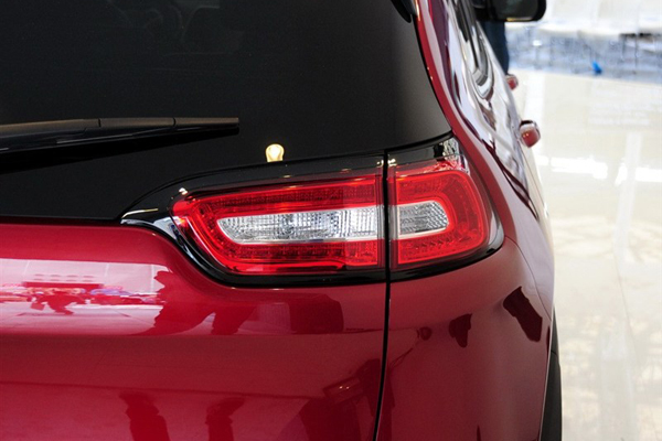 不吐不快 2013上海車(chē)展受爭(zhēng)議的熱點(diǎn)車(chē)型