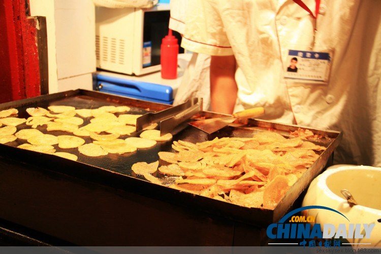 誰吃誰知道！實(shí)拍京城里的那些傳統(tǒng)小吃