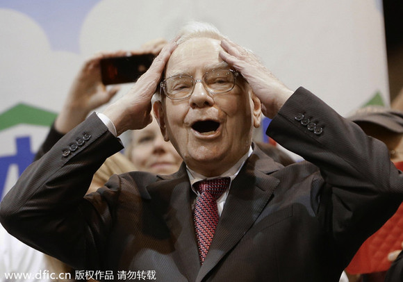 巴菲特2014股東大會(huì)：吃棒冰玩自拍“賣萌”不停