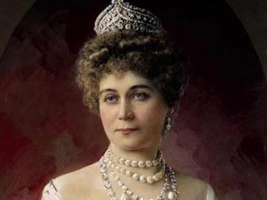 優雅權貴 5位皇室女人的傳世冠冕