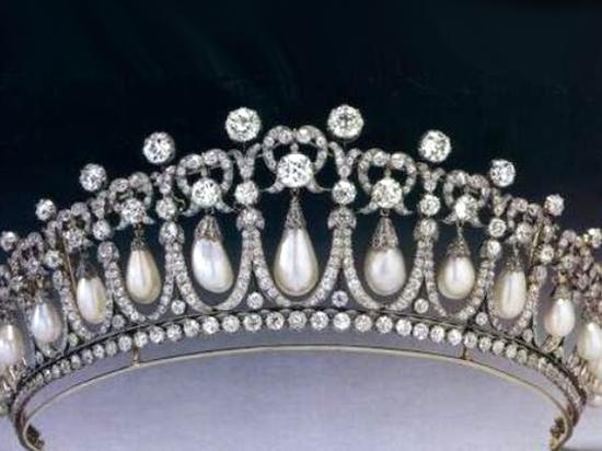 優(yōu)雅權(quán)貴 5位皇室女人的傳世冠冕