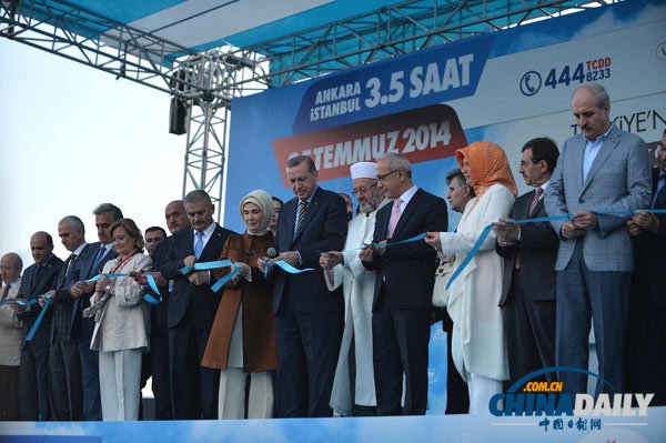 美媒：中國(guó)高鐵迅猛發(fā)展 美國(guó)進(jìn)展緩慢成“笑話”