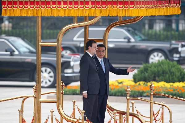 李克強舉行儀式歡迎西班牙首相拉霍伊訪華