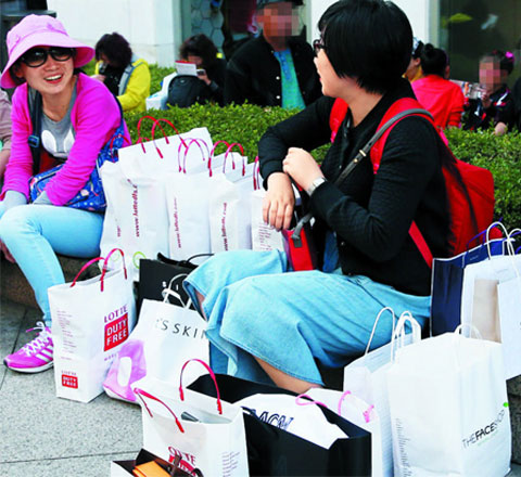 韓媒：中國游客“占領”韓國 改變韓商圈版圖