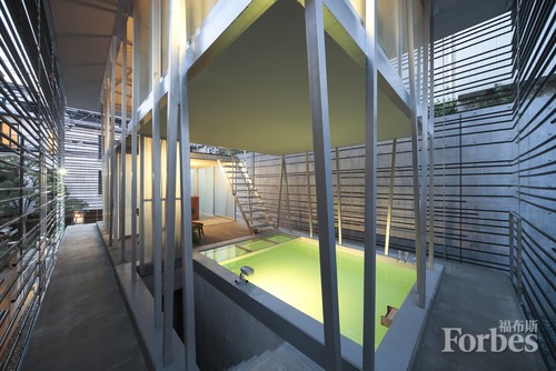 12座夢幻級室內游泳池