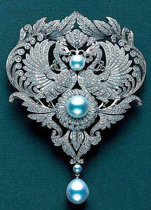 年終奢侈一把：盤(pán)點(diǎn)15件本季最華麗的珠寶