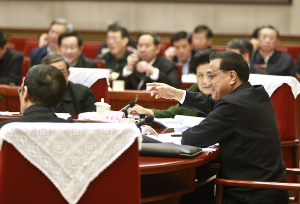 座談會(huì)現(xiàn)場(chǎng):總理為什么打斷他們的發(fā)言?