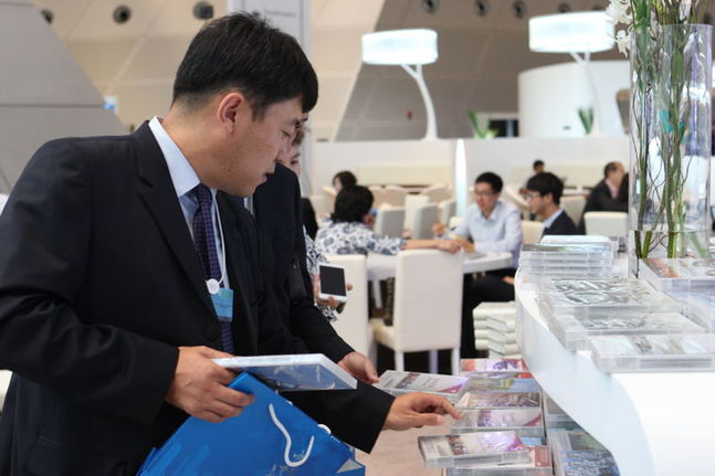 2015夏季達沃斯：“中國”展臺人氣大熱