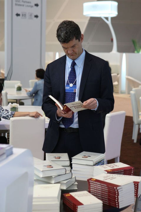 2015夏季達沃斯：“中國”展臺人氣大熱