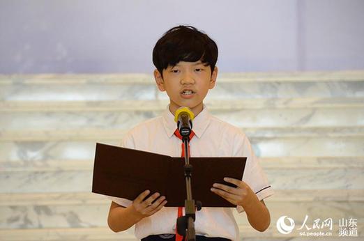 人民網在濟南舉行抗戰記憶視頻作品集贈送儀式