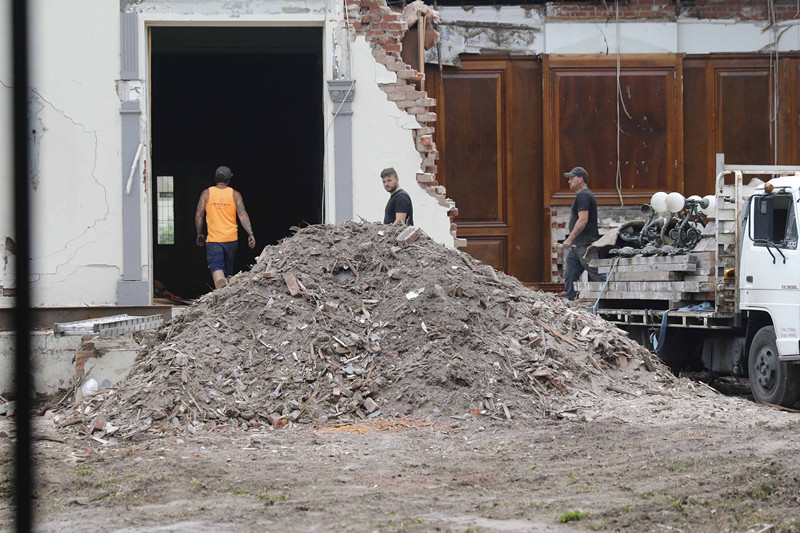 中國買家推倒澳百年豪宅 遭當(dāng)?shù)鼐用窨棺h