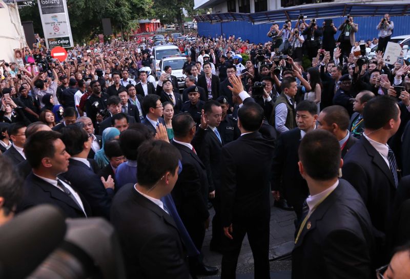 李克強來到馬六甲 當(dāng)?shù)胤序v了！