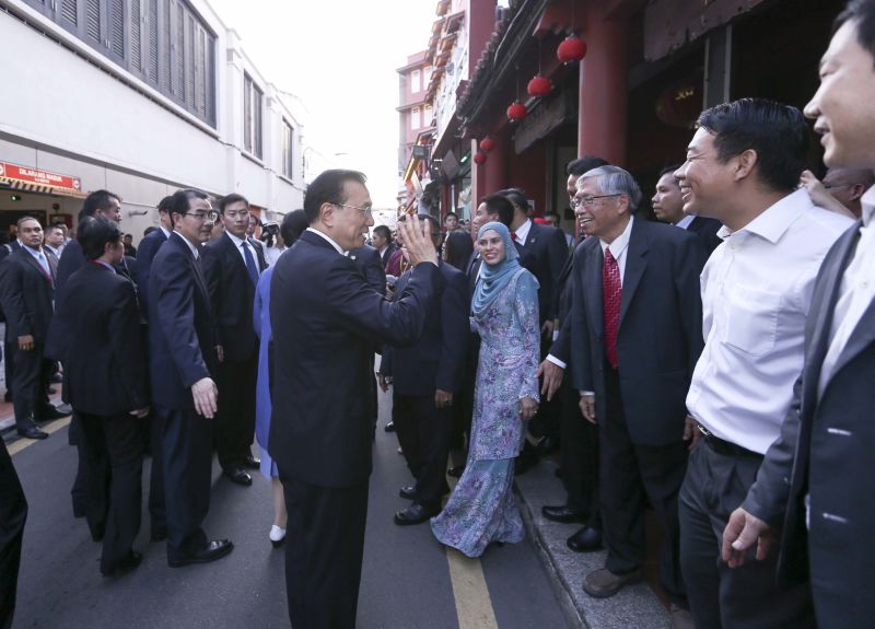 李克強來到馬六甲 當(dāng)?shù)胤序v了！