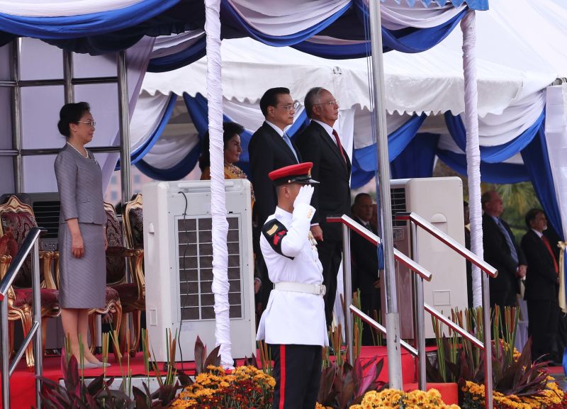 馬總理府雨中上演隆重儀式歡迎中國總理