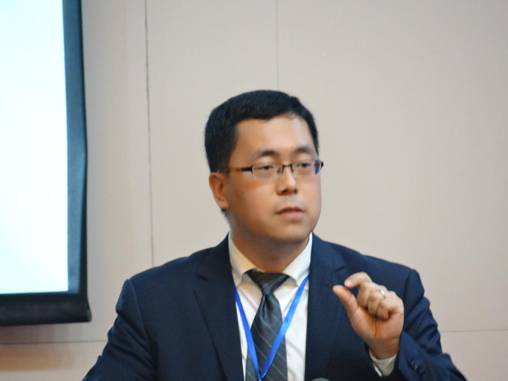 全面了解伊朗發(fā)展環(huán)境，積極融入中伊未來(lái)合作