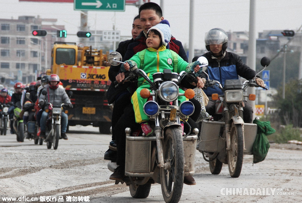 直擊2016年春運：有一種表情叫“回家”