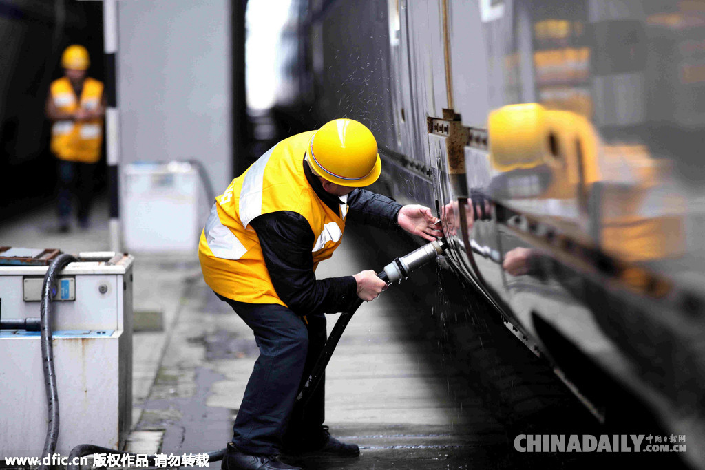 直擊2016年春運：有一種表情叫“回家”