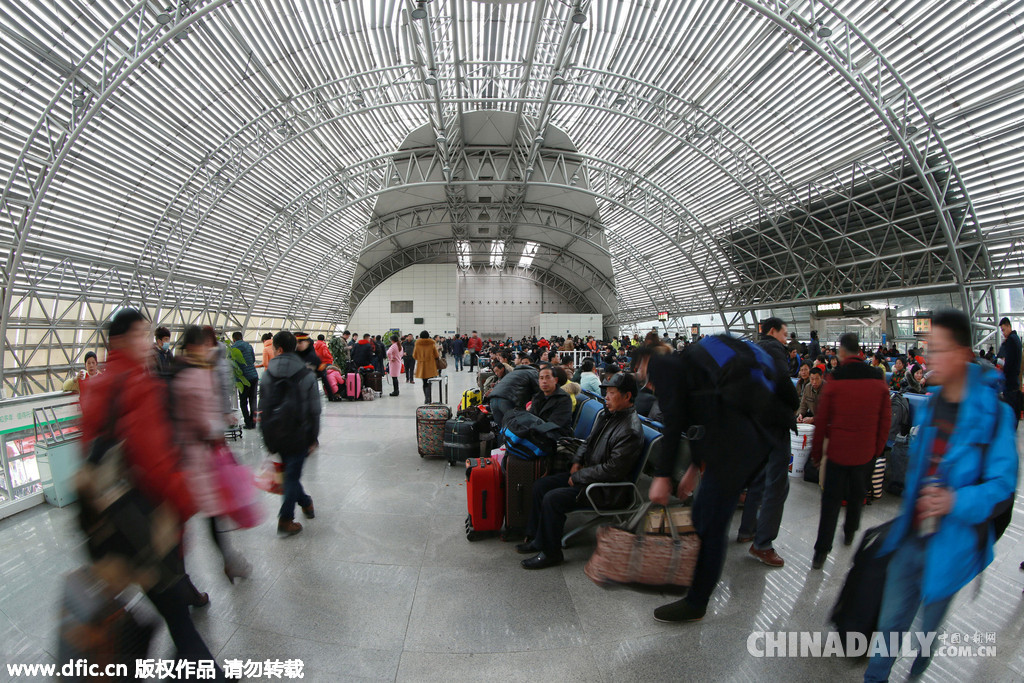 直擊2016年春運(yùn)：有一種表情叫“回家”