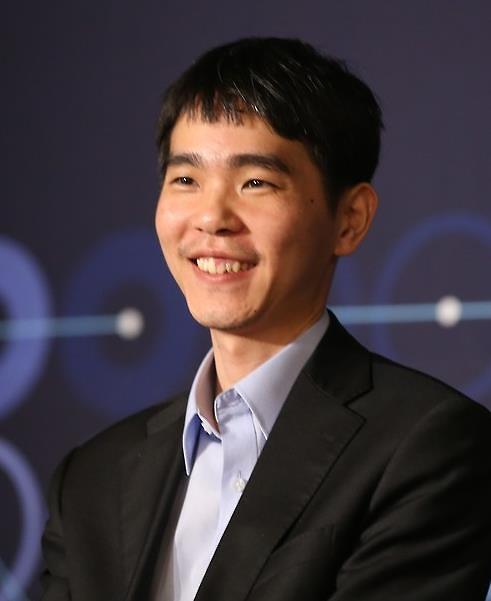 透過“人機圍棋大戰(zhàn)”看人工智能