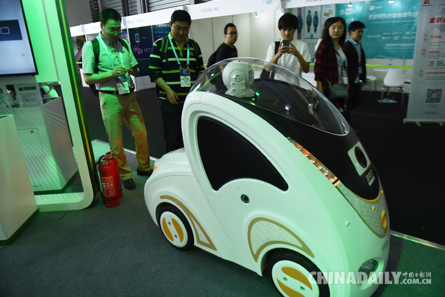 2016亞洲消費電子展開幕 虛擬現實吸引觀眾競相體驗