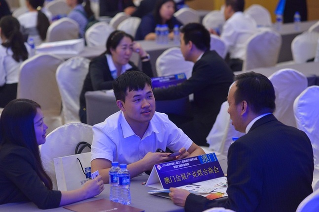 聯手兩岸四地 拓展國際市場 ——2016兩岸四地(廈門)會展合作高峰論壇暨廈門國際會展周盛大開啟