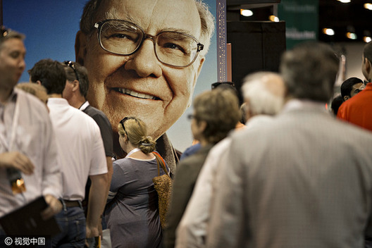 又是一年股東大會:承認錯誤、點評市場、談接班人……巴菲特都說了什么?