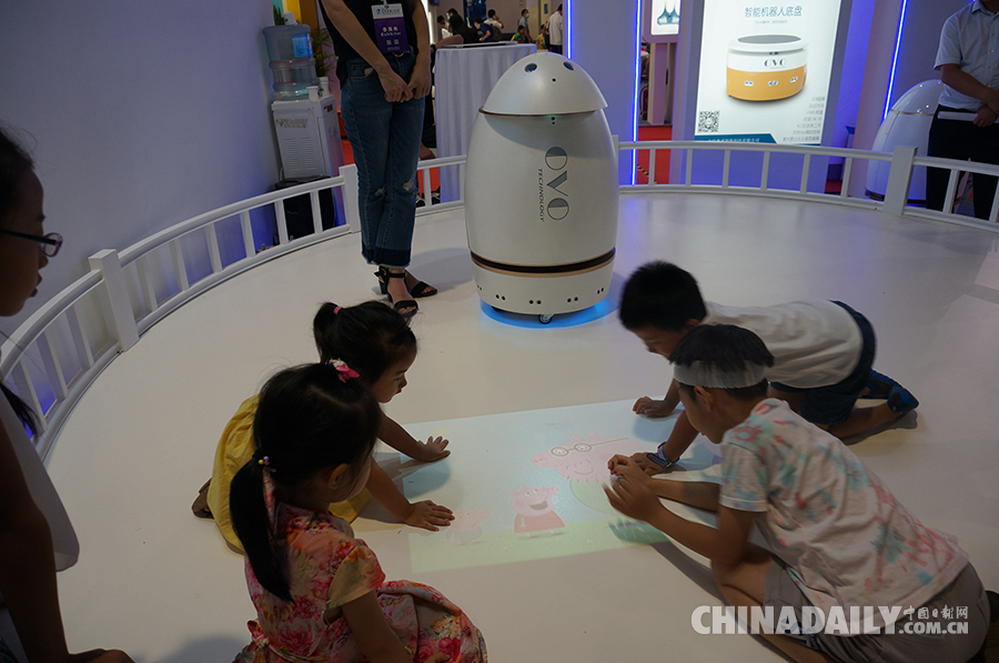 孩子們的機器人世界（組圖）
