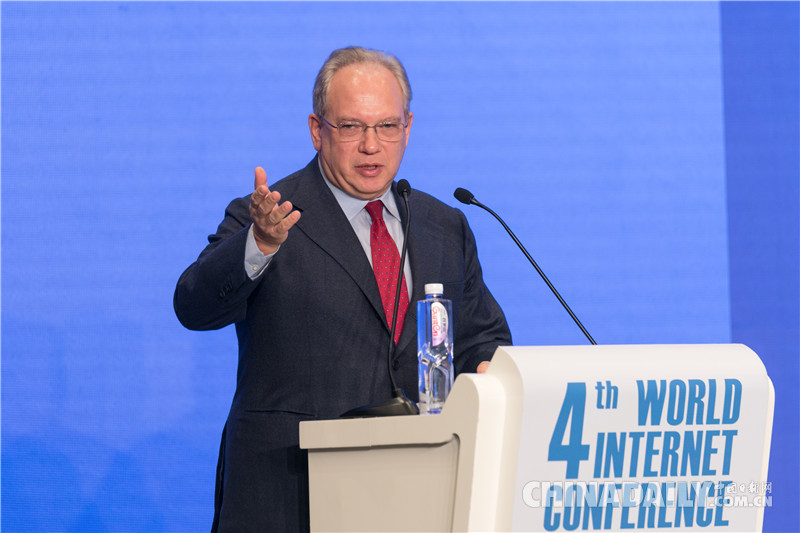 互聯(lián)網(wǎng)“大咖”共論新時代網(wǎng)絡(luò)傳播的責(zé)任與擔(dān)當(dāng)