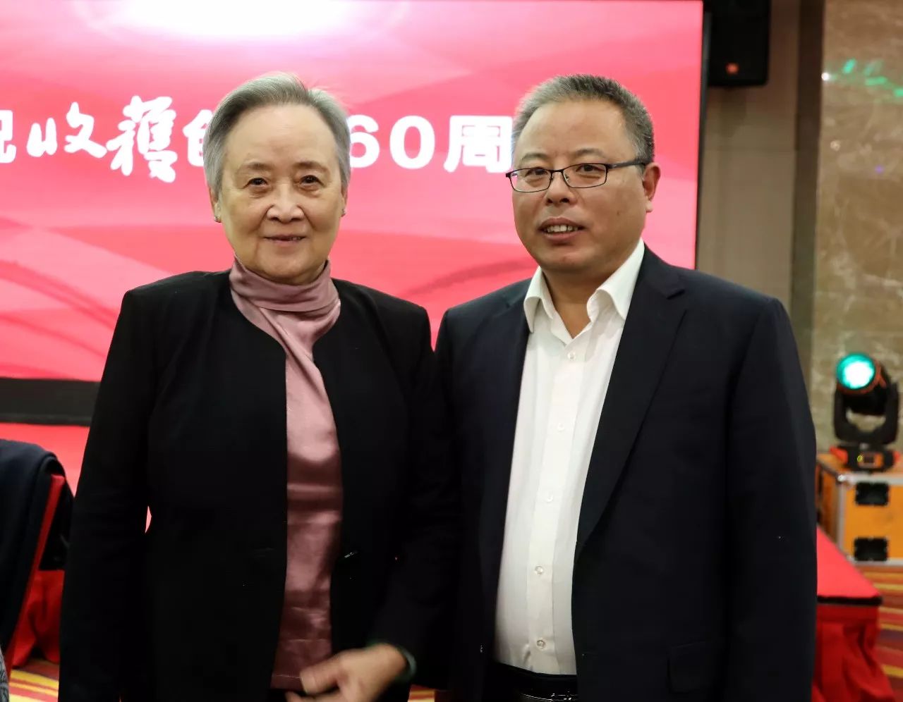 文學家園:大咖舉杯古井貢,共慶《收獲》60年!