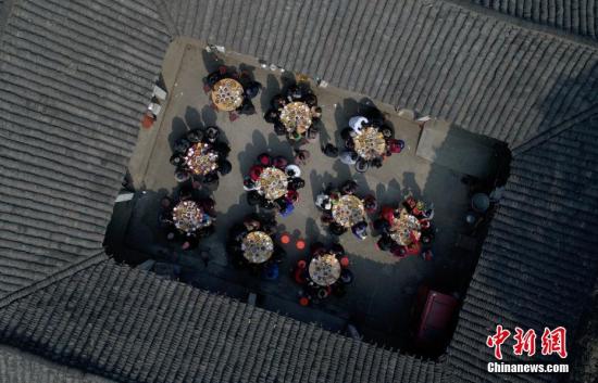 2018中國人新年俗報告：世界美食走進農(nóng)民餐桌