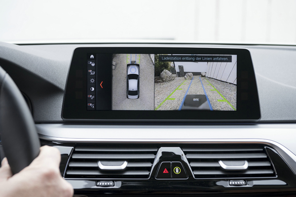 汽車也可以無線充電 寶馬集團推出世界首創(chuàng)BMW無線充電