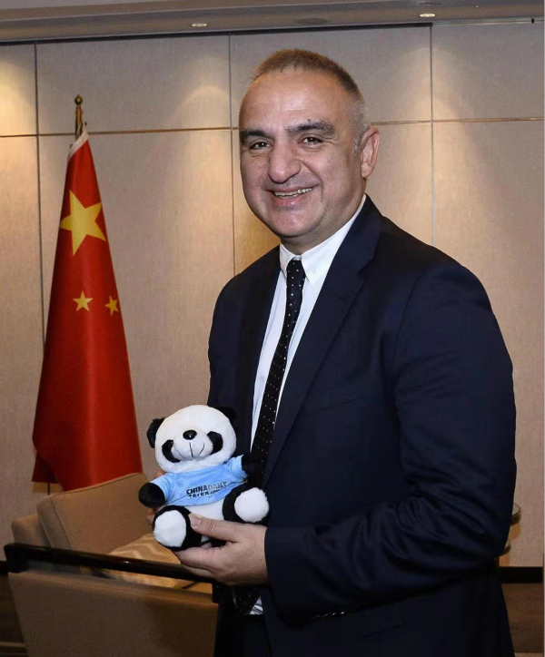 土耳其文化旅游部部長(zhǎng)邁赫邁特·諾恩·埃爾索伊:從手機(jī)支付到安全問(wèn)題,在土耳其旅游不會(huì)遇到不可逾越的障礙