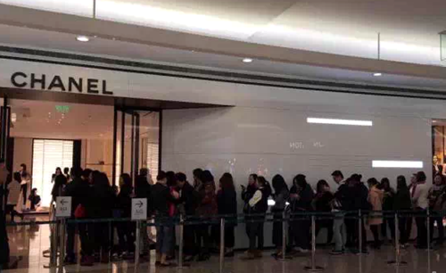 香奈兒在華降價引狂搶 其他奢侈品還能扛多久?