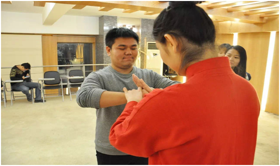 普天貸學(xué)院 情系“貸”天下 愛的能量場