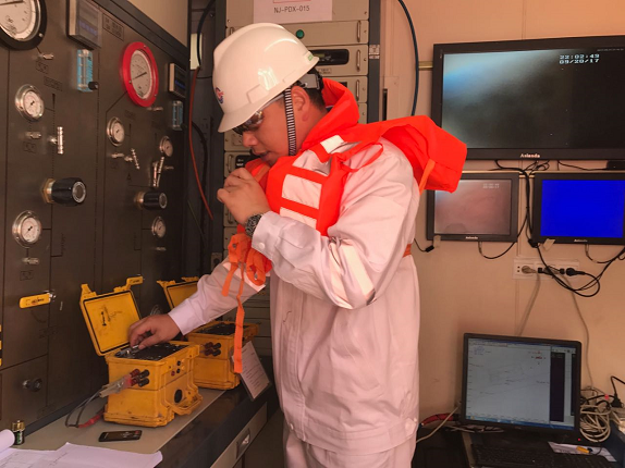 【中國夢·大國工匠】楚金勇:千錘百煉 造就海上“盲眼穿針”孤膽英雄