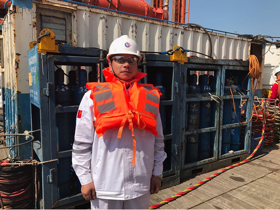 【中國夢·大國工匠】楚金勇:千錘百煉 造就海上“盲眼穿針”孤膽英雄