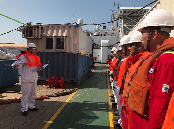 【中國夢·大國工匠】楚金勇:千錘百煉 造就海上“盲眼穿針”孤膽英雄