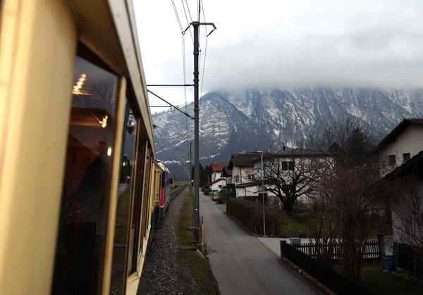 總理出訪微鏡頭:餐桌上的頭腦風(fēng)暴