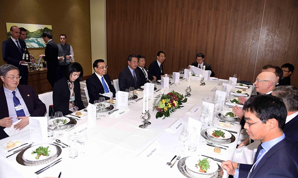 總理出訪微鏡頭:餐桌上的頭腦風(fēng)暴